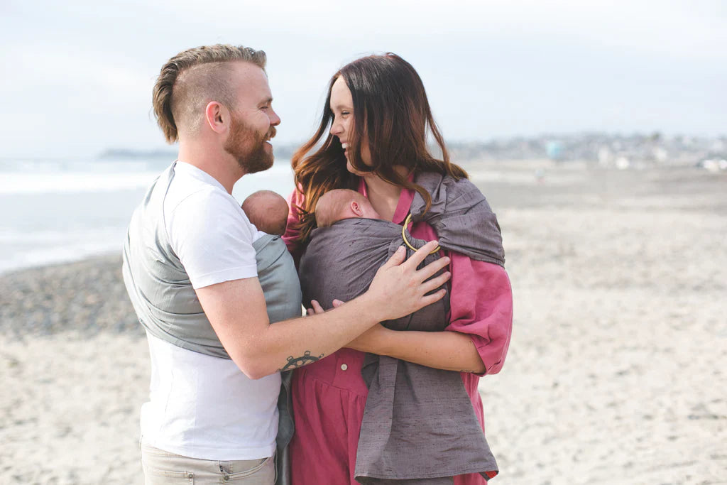The Benefits of Babywearing in the 4th Trimester